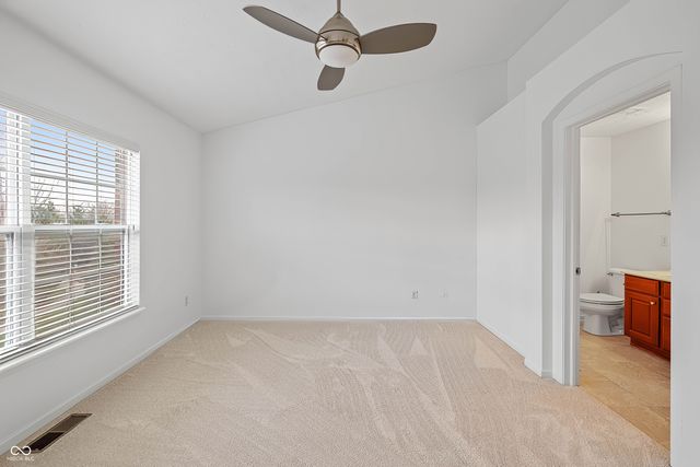 11725 Chant Lane Unit 5, Zionsville, IN 46077