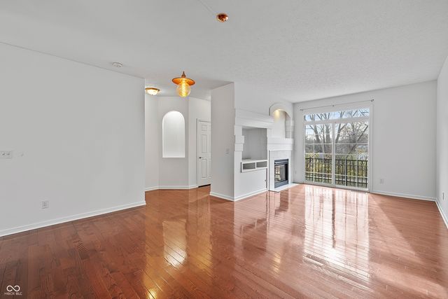 11725 Chant Lane Unit 5, Zionsville, IN 46077