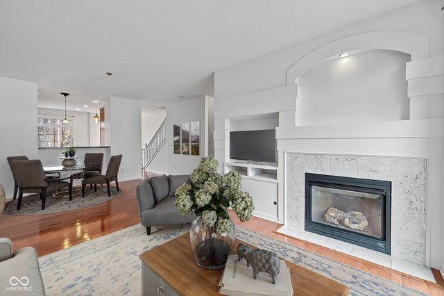 11725 Chant Lane Unit 5, Zionsville, IN 46077