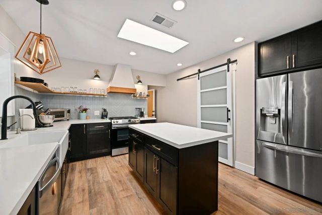 4094 Swift, San Diego, CA 92104
