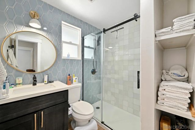 4094 Swift, San Diego, CA 92104