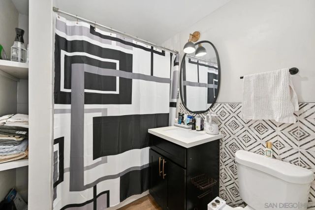 4094 Swift, San Diego, CA 92104