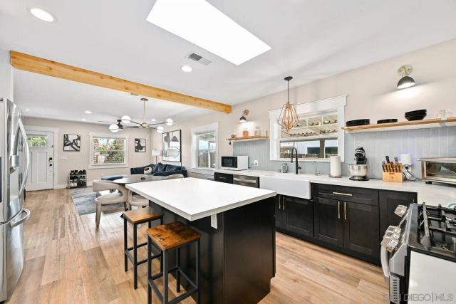 4094 Swift, San Diego, CA 92104