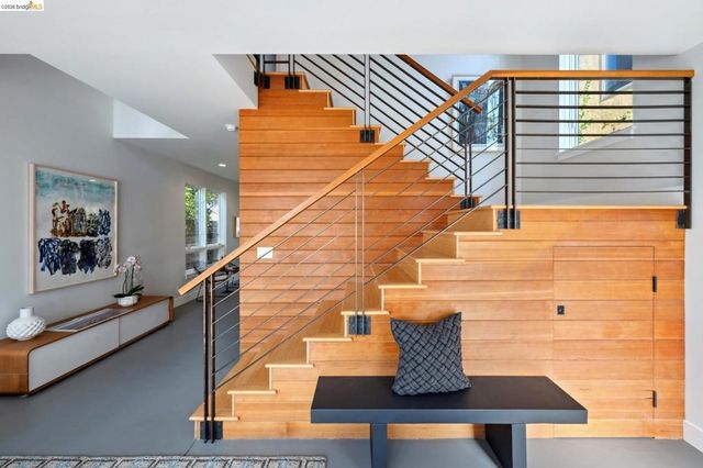 1126 Ocean Avenue, Oakland, CA 94608