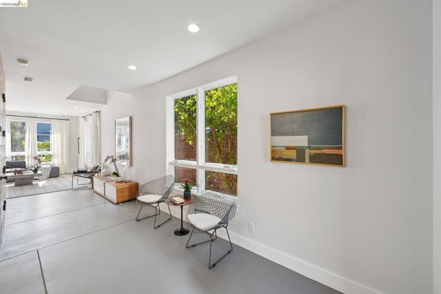 1126 Ocean Avenue, Oakland, CA 94608