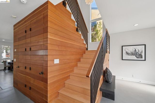 1126 Ocean Avenue, Oakland, CA 94608