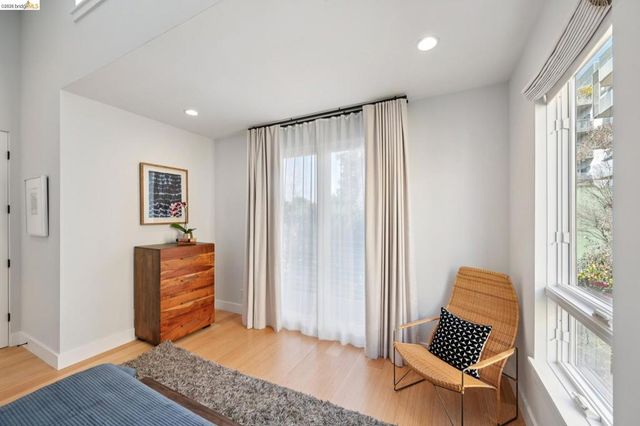 1126 Ocean Avenue, Oakland, CA 94608