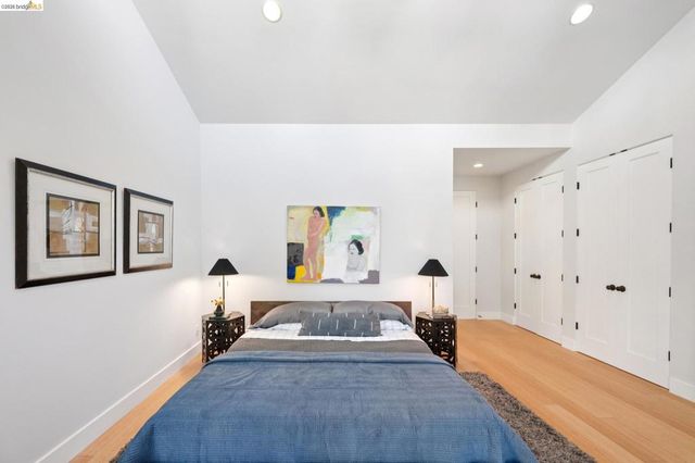 1126 Ocean Avenue, Oakland, CA 94608