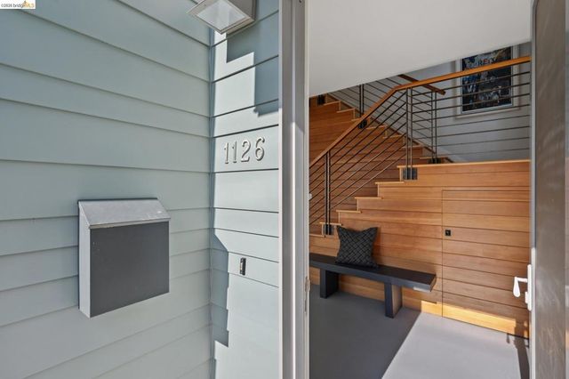 1126 Ocean Avenue, Oakland, CA 94608