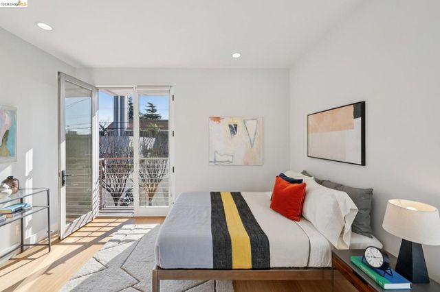 1126 Ocean Avenue, Oakland, CA 94608