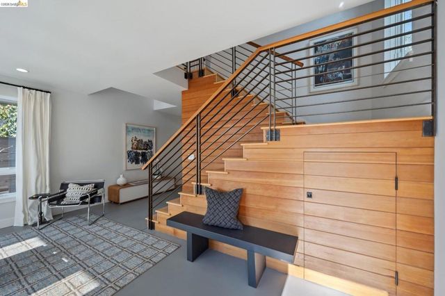 1126 Ocean Avenue, Oakland, CA 94608