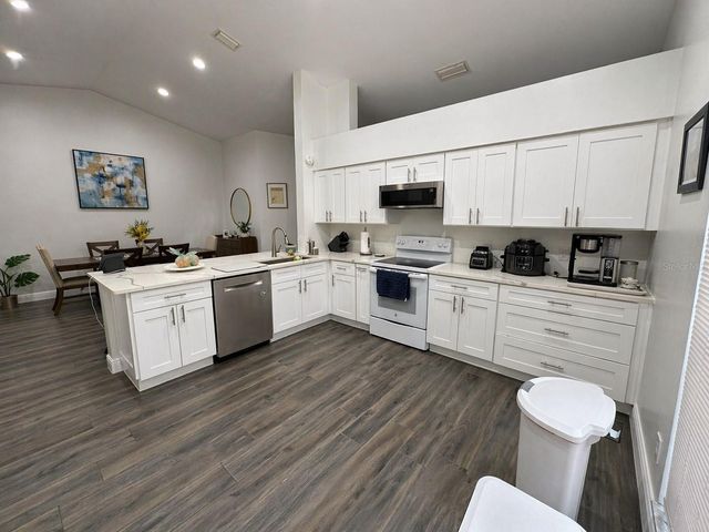 1208 TIGER WOOD COURT, Valrico, FL 33596