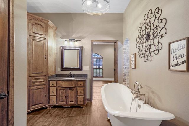 2232 N US HWY 59, Carthage, TX 75633