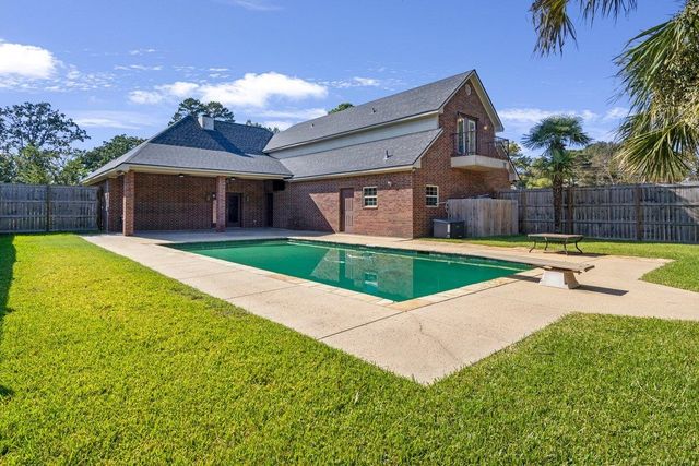 2232 N US HWY 59, Carthage, TX 75633