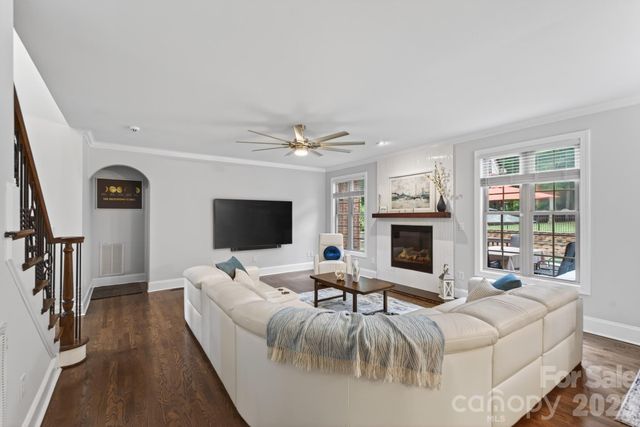 4618 Water Oak Drive, Lake Wylie, SC 29710