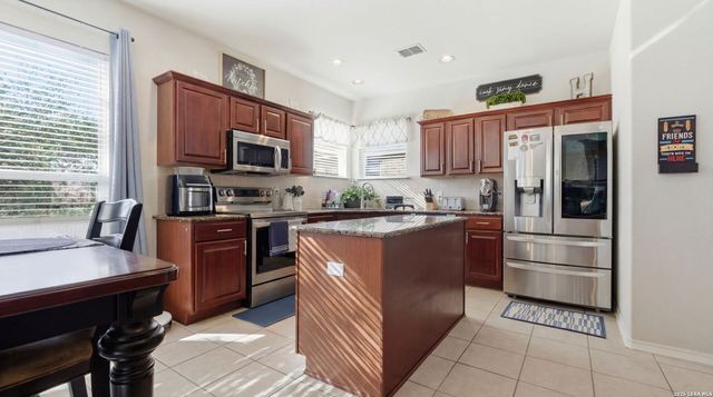 106 Lindseys Cv, San Antonio, TX 78258