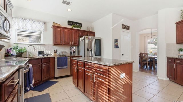 106 Lindseys Cv, San Antonio, TX 78258