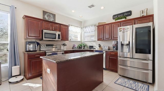 106 Lindseys Cv, San Antonio, TX 78258