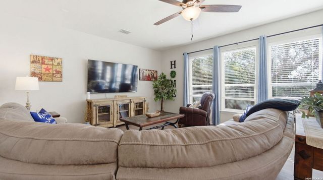 106 Lindseys Cv, San Antonio, TX 78258