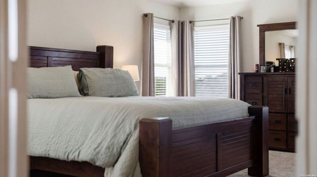 106 Lindseys Cv, San Antonio, TX 78258