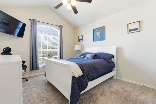 106 Lindseys Cv, San Antonio, TX 78258