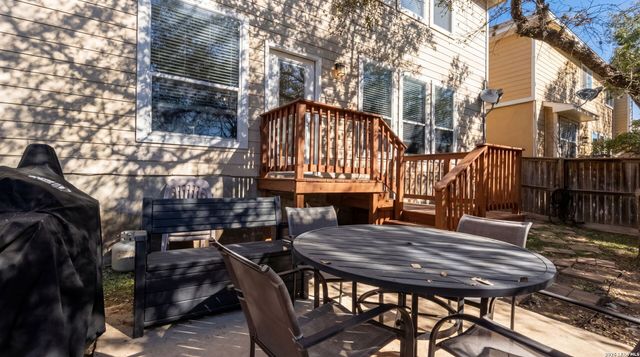 106 Lindseys Cv, San Antonio, TX 78258