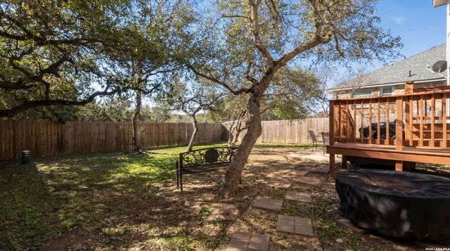 106 Lindseys Cv, San Antonio, TX 78258