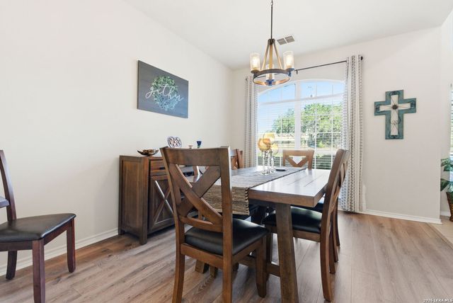 106 Lindseys Cv, San Antonio, TX 78258