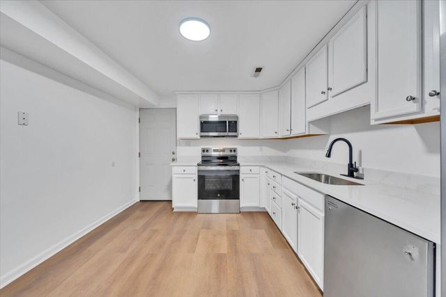 441 Aragona DR, Vinton, VA 24179