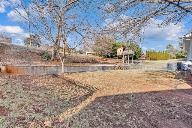 441 Aragona DR, Vinton, VA 24179