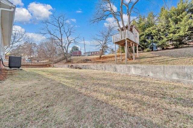 441 Aragona DR, Vinton, VA 24179