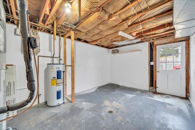 441 Aragona DR, Vinton, VA 24179