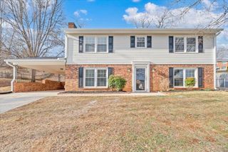 441 Aragona DR, Vinton, VA 24179