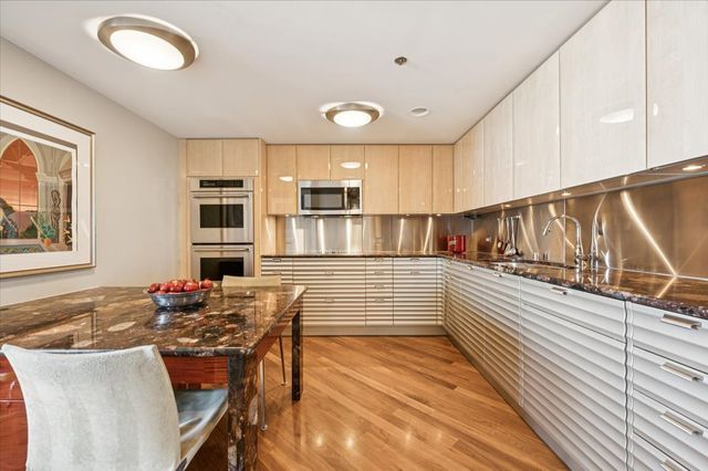 161 E Chicago Avenue 56H, Chicago, IL 60611