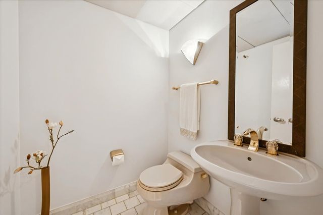 161 E Chicago Avenue 56H, Chicago, IL 60611