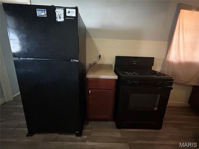 5547 Holborn Drive, St Louis, MO 63121