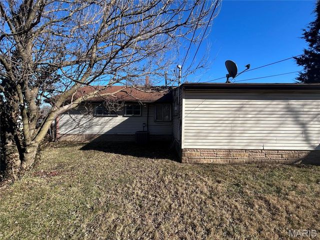 5547 Holborn Drive, St Louis, MO 63121