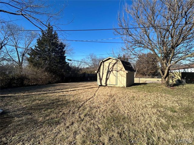 5547 Holborn Drive, St Louis, MO 63121