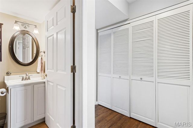 100 Towne Square Court B, Eureka, MO 63025