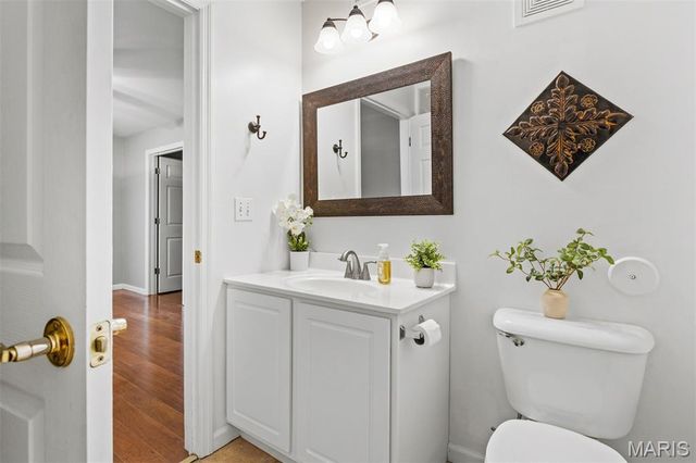 100 Towne Square Court B, Eureka, MO 63025