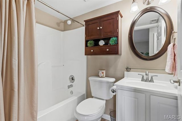 100 Towne Square Court B, Eureka, MO 63025