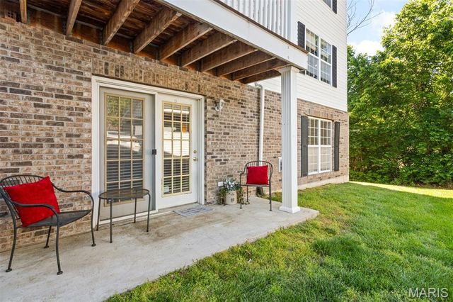 100 Towne Square Court B, Eureka, MO 63025