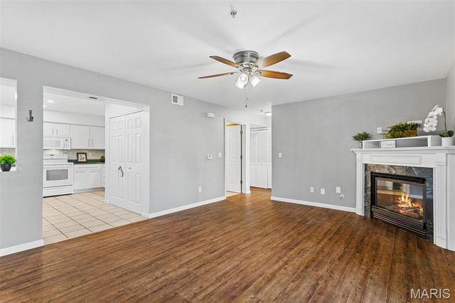 100 Towne Square Court B, Eureka, MO 63025