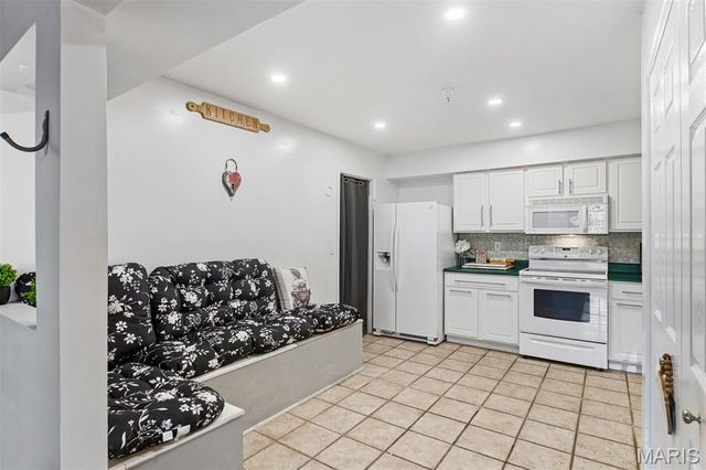 100 Towne Square Court B, Eureka, MO 63025