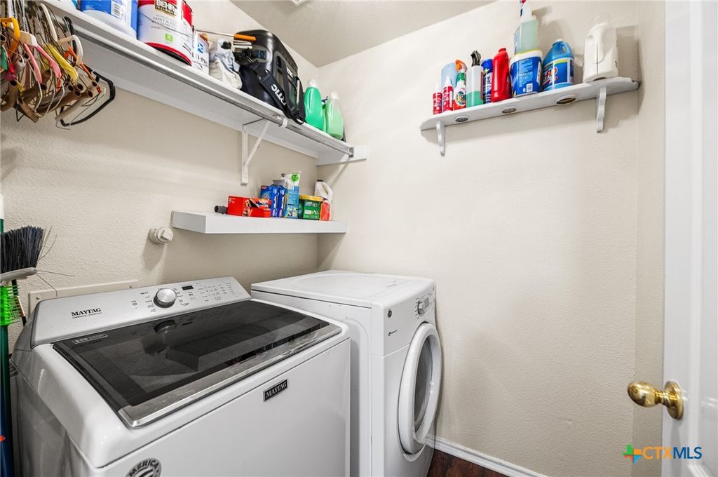 Image 18 of property listing at 7914 Knowlton Road, San Antonio, TX 78263