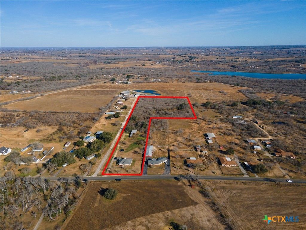 Image 9 of property listing at 7914 Knowlton Road, San Antonio, TX 78263