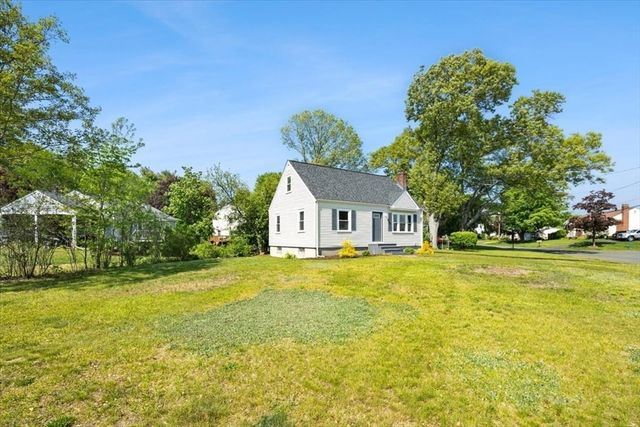 15 Boyden Drive, Foxboro, MA 02035