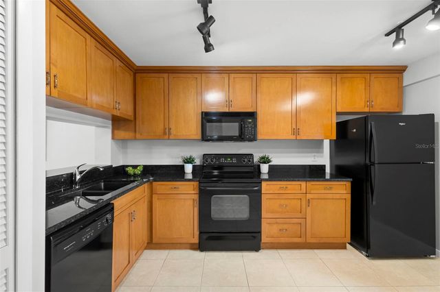 12 ESCONDIDO COURT 117, Altamonte Springs, FL 32701