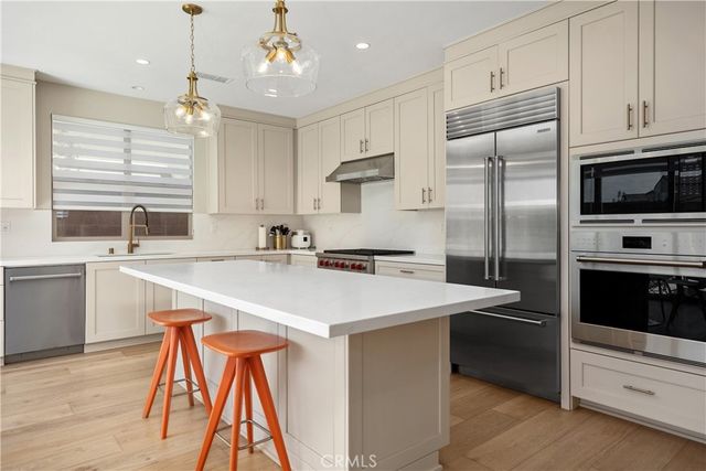 142 Sabbia, Irvine, CA 92602