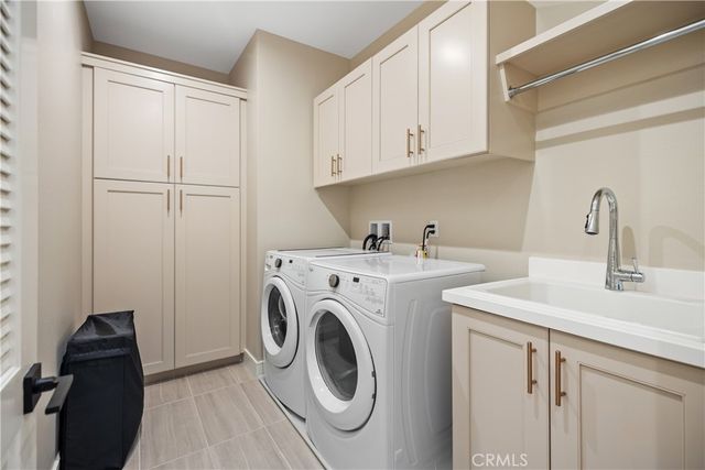 142 Sabbia, Irvine, CA 92602